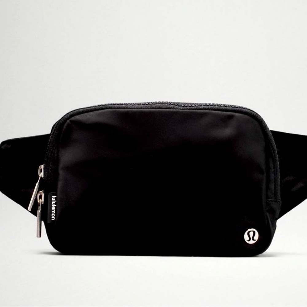 NWT lululemon large everywhere belt bag black